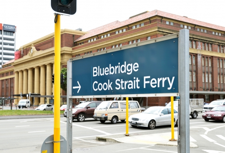 Signage directing drivers to the Bluebridge terminal